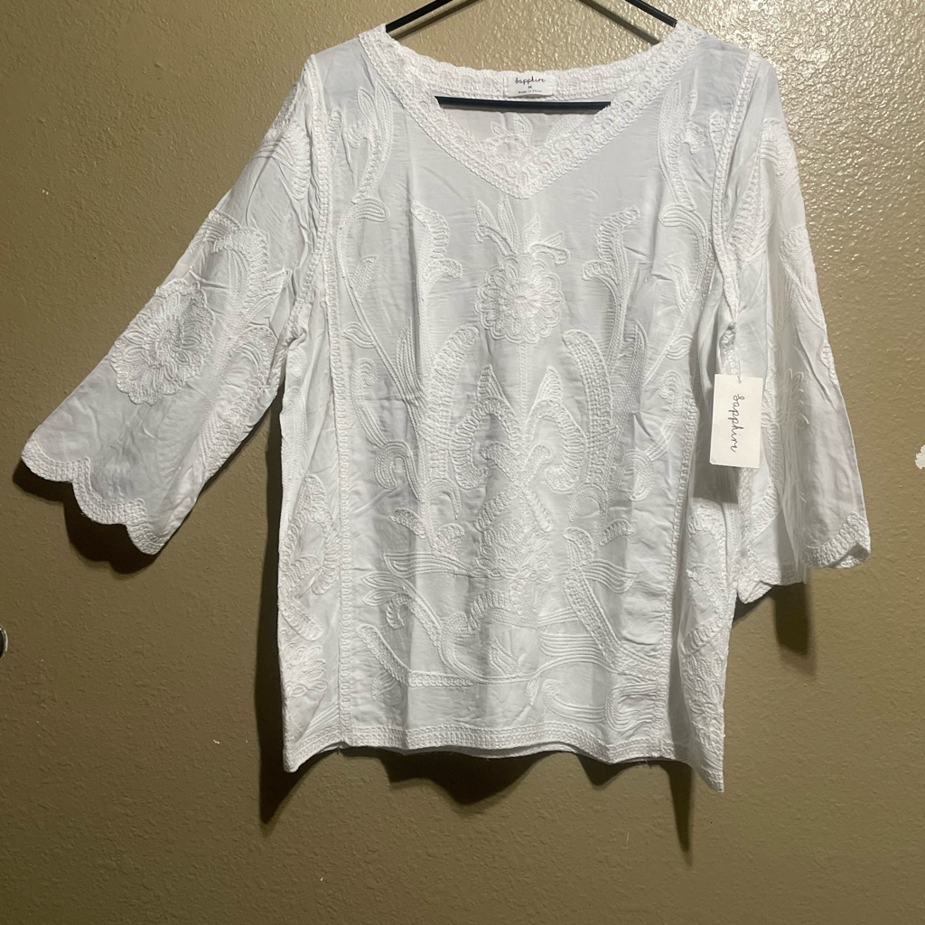 Impressions White Floral Embroidered Blouse Brand New Size M